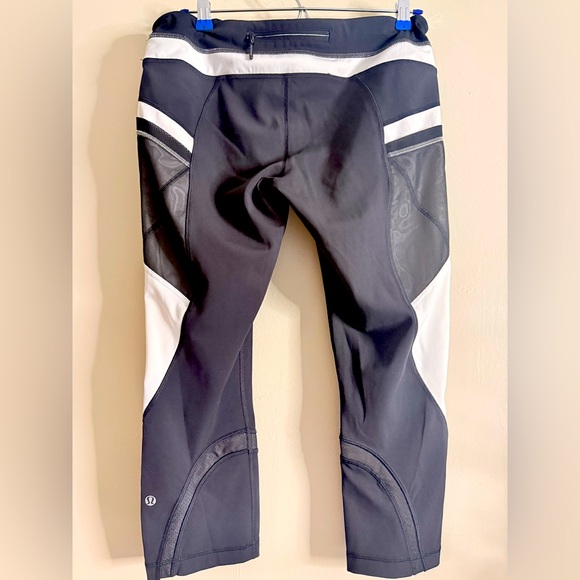 LULULEMON SZ 10 Black White Colorblock 22" Inseam Nylon Spandex Cropped Leggings - Picture 2 of 11